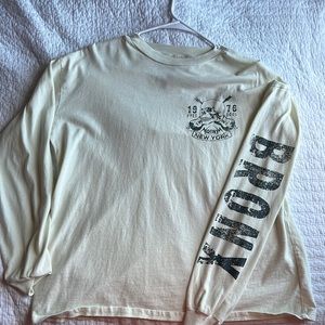 T-Shirt (Long Sleeve) in Ivory. Size: S